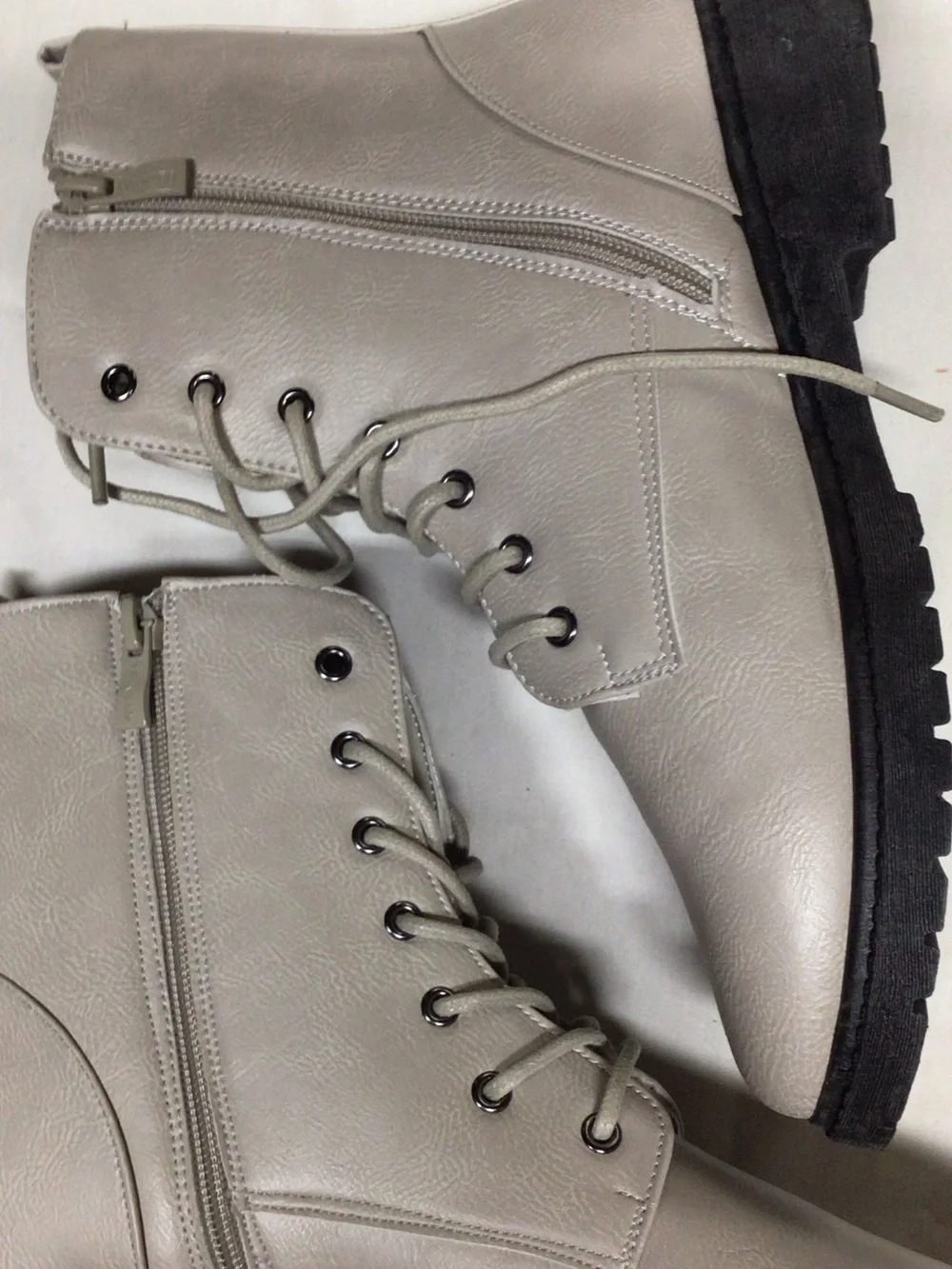 Wanted Light Gray Lace-Up Chukka Boots with Side Zipper